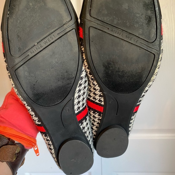 These flats from Nine West are red, grey & black tweed showstoppers! The… - Picture 3 of 11